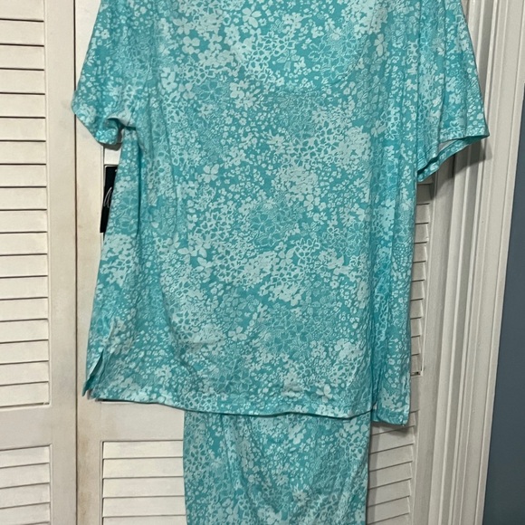 SELLING ARIA PIJAMAS FOR WOMEN SIZE XL SHORT SLEEVE NWT FLORAL COLOR - Picture 2 of 9